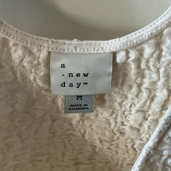 CREAM TEXTURED TANK TOP - Picture 3 of 4